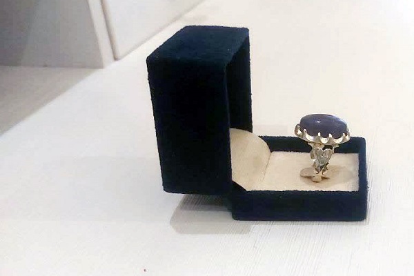 هدیه مقام معظم رهبری به فعال قرآنی کشور