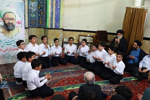 برگزاری محفل انس با قرآن در مسجد رحمتیه + عکس برگزاری محفل انس با قرآن در مسجد رحمتیه + عکس