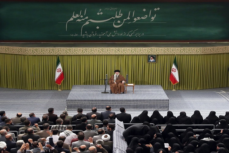 دیدار جمعی از معلمان با رهبر انقلاب دیدار جمعی از معلمان با رهبر انقلاب