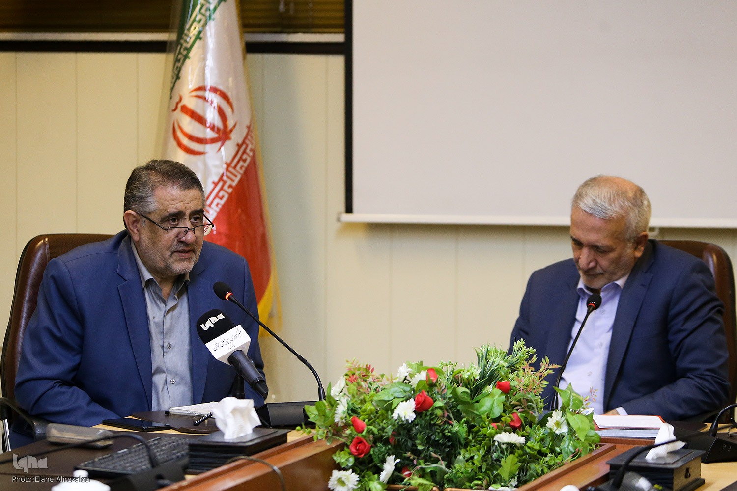 ارتقای جایگاه معلمان از کارمندی به شخصیت علمی، تربیتی و فرهنگی در سایه سند تحول ارتقای جایگاه معلمان از کارمندی به شخصیت علمی، تربیتی و فرهنگی در سایه سند تحول