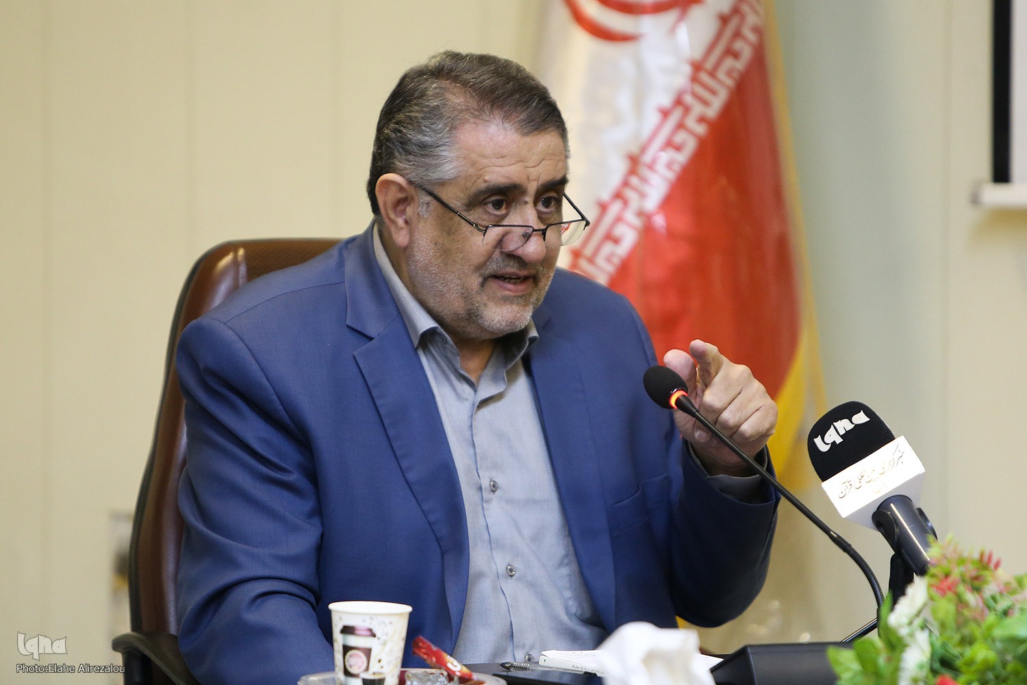 ارتقای جایگاه معلمان از کارمندی به شخصیت علمی، تربیتی و فرهنگی در سایه سند تحول ارتقای جایگاه معلمان از کارمندی به شخصیت علمی، تربیتی و فرهنگی در سایه سند تحول