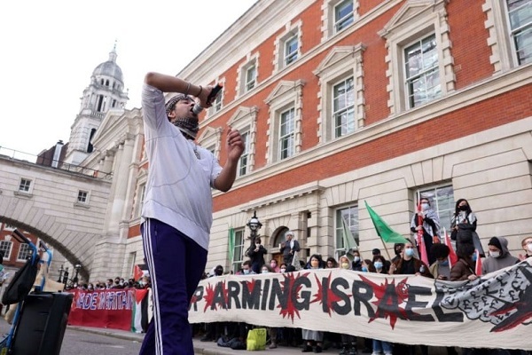 درخواست کارگران انگلیسی برای ممنوعیت صادرات سلاح به اسرائیل + عکس