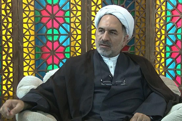 تلاش دشمن برای سیاسی و امنیتی‌ کردن حجاب/ به هوش فرهنگی مردم اعتماد کنیم