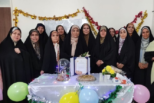 تقدیر از 20 معلم پیشکسوت قرآن در کانون مهد قرآن الزهرا(س)