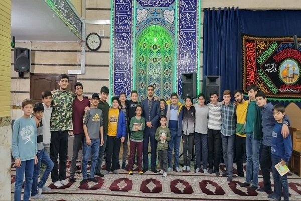 جلسه آموزش قرآن مجید عنان‌پور برگزار می‌شود + عکس