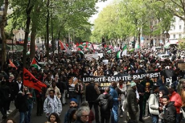 برگزاری تظاهرات علیه نژادپرستی و اسلامهراسی در پاریس + عکس برگزاری تظاهرات علیه نژادپرستی و اسلامهراسی در پاریس + عکس