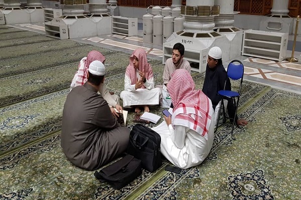 تلاوت قرآن در مسجدالنبی(ص) پس از اقامه نماز صبح + فیلم و عکس