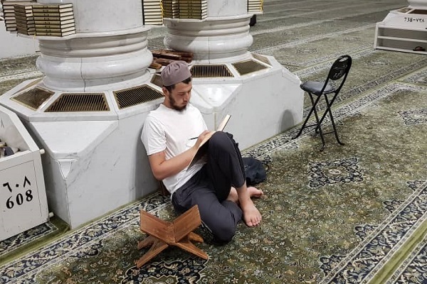 تلاوت قرآن در مسجدالنبی(ص) پس از اقامه نماز صبح + فیلم و عکس