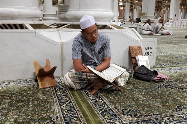 تلاوت قرآن در مسجدالنبی(ص) پس از اقامه نماز صبح + فیلم و عکس