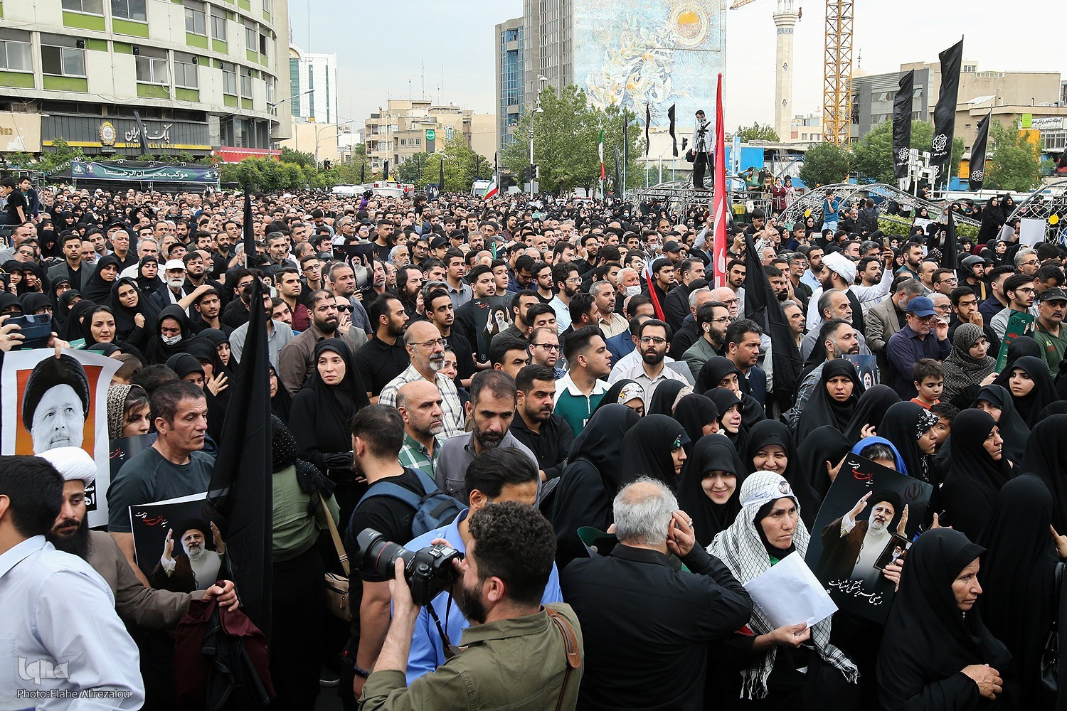 تجمع قدرشناسانه مردم پایتخت در سوگ خادمان شهید ملت