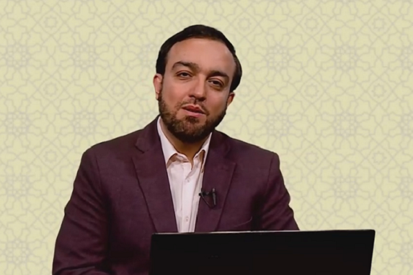 اختیار قاری در به کار بردن تعداد و ترتیب درجات مقامات تلاوت