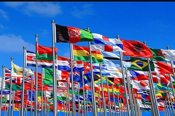 ارسالی/حضور پرشور طلاب غیرایرانی در تشییع شهید جمهور + عکس