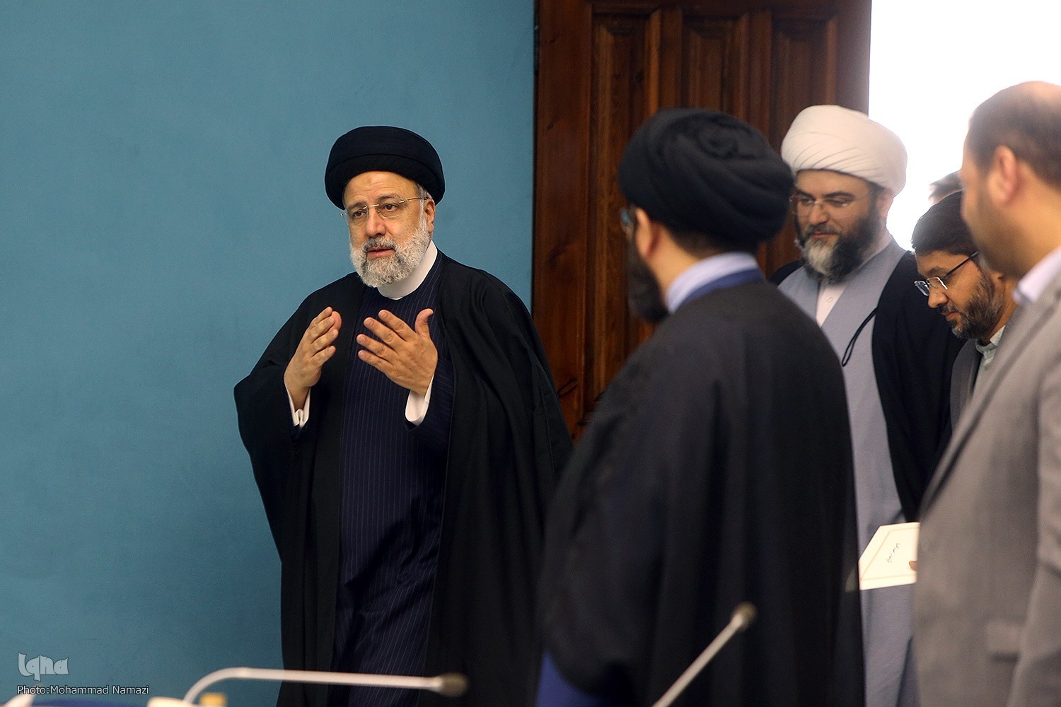 ترویج قرآن را معطل چیزی نگذارید