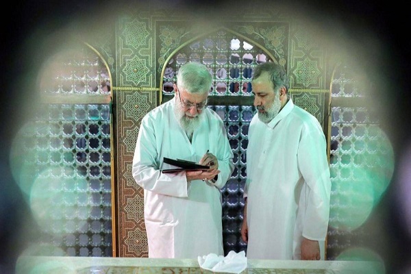 موضع رهبر انقلاب در شهادت رئیس جمهور مرهمی بر دل‌های شکسته ملت ایران بود