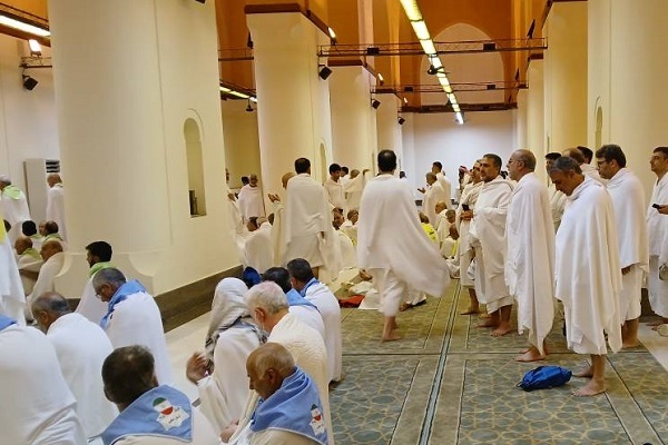 مُحرم‌ شدن زائران در مسجد شجره + فیلم و عکس