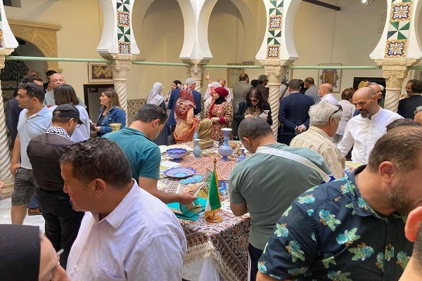 برپايی نمايشگاه آثار هنری ايران در الجزائر برپايی نمايشگاه آثار هنری ايران در الجزائر