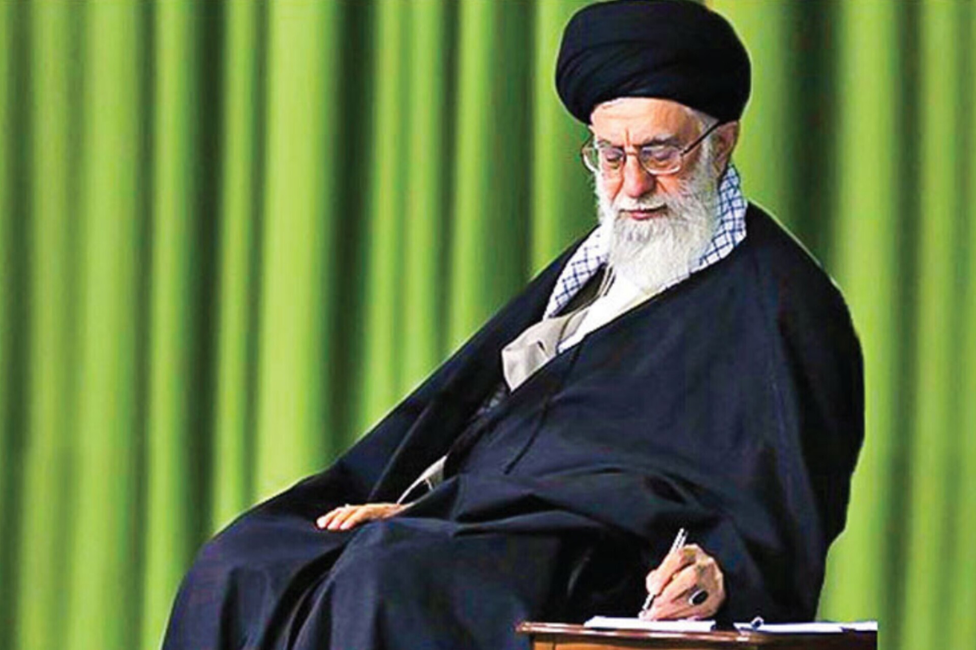 رهبر انقلاب