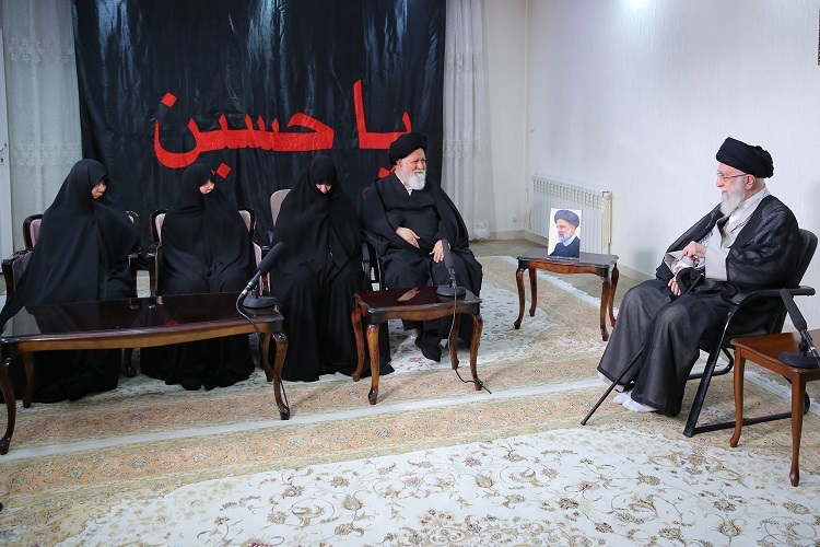 دیدار رهبر انقلاب با خانواده شهید رئیسی