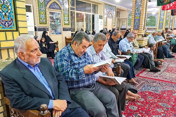محفل‌ انس‌ با‌ قرآن‌ به یاد شهیدان خدمت برگزار شد