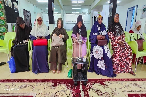 ابراز همدردی تشکل بانوان مسلمان تانزانیا با شهادت آیت آلله رئیسی + عکس ابراز همدردی تشکل بانوان مسلمان تانزانیا با شهادت آیت آلله رئیسی + عکس