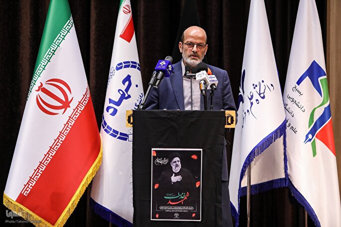 کار برای رضای خدا از ویژگیهای بارز شهید آیتالله رئیسی بود کار برای رضای خدا از ویژگیهای بارز شهید آیتالله رئیسی بود