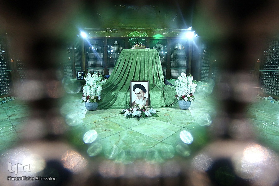 مراسم تجدید میثاق دانشگاهیان با امام راحل برگزار شد