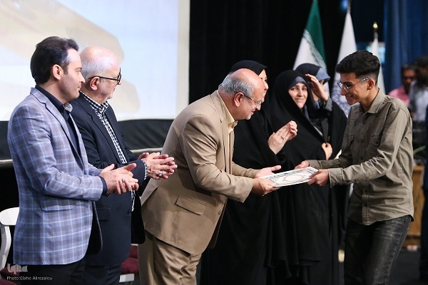 اختتامیه جشنواره قرآنی دانشگاه علوم پزشکی شهید بهشتی برگزار شد اختتامیه جشنواره قرآنی دانشگاه علوم پزشکی شهید بهشتی برگزار شد