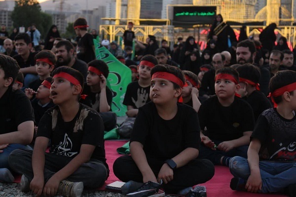 300 نوجوان قرآن‌آموز غرب تهران در یادمان شهدای خلیج فارس گردهم آمدند