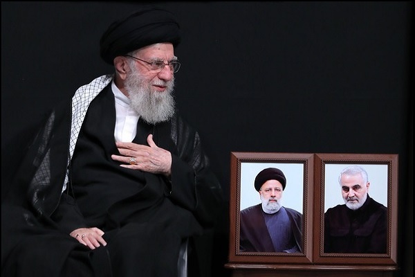 مراسم عزاداری شب عاشورای حسینی با حضور رهبر انقلاب اسلامی