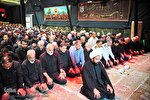 عکس | اقامه نماز ظهر عاشورا در اهواز
