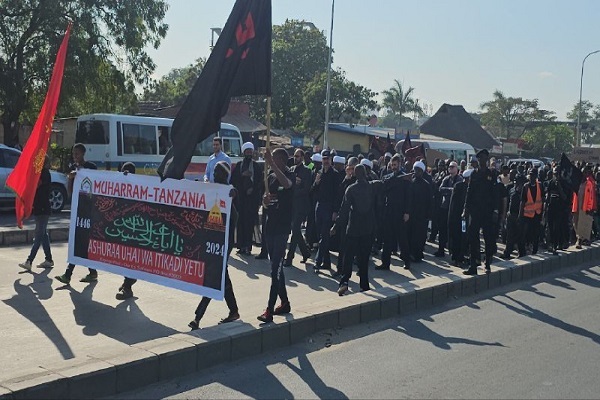 عزاداری عاشقان سرور و سالار شهیدان در تانزانیا + عکس و فیلم