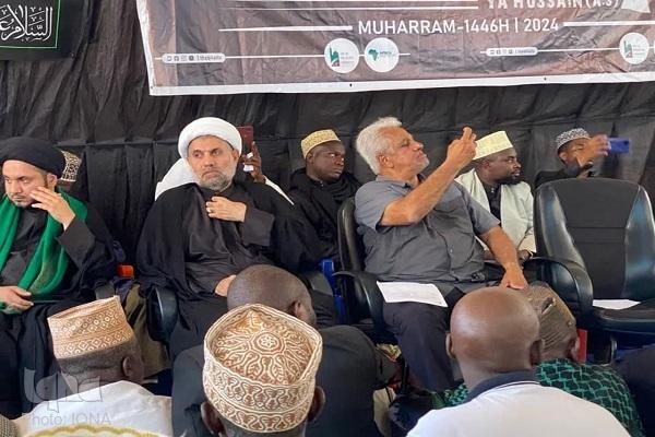 مسلمانان تانزانیا مراسم عزای امام حسین (ع) را اقامه کردند مسلمانان تانزانیا مراسم عزای امام حسین (ع) را اقامه کردند