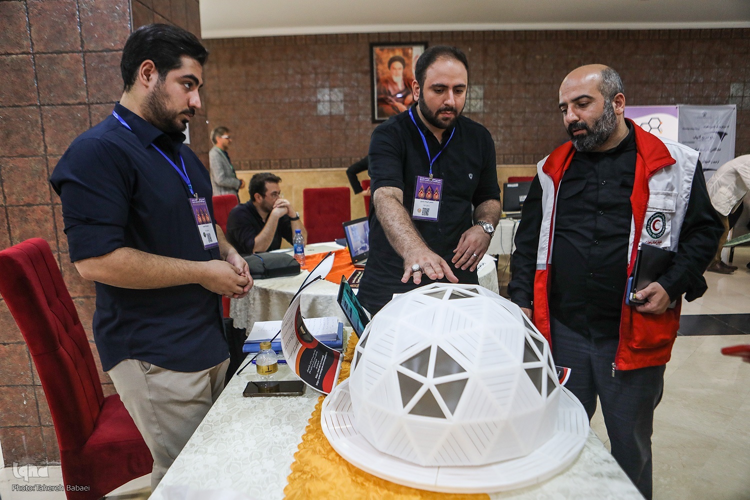 خلاقیت در حوزه اربعین از موکب متحرک تا ضدعفونی با اشعه فرابنفش