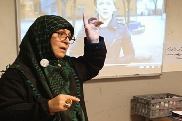 آماده/ گفتگو// تبلیغات اسلام‌هراسانه در غرب موجب کم شدن آگاهی از مسائل اسلامی شده است