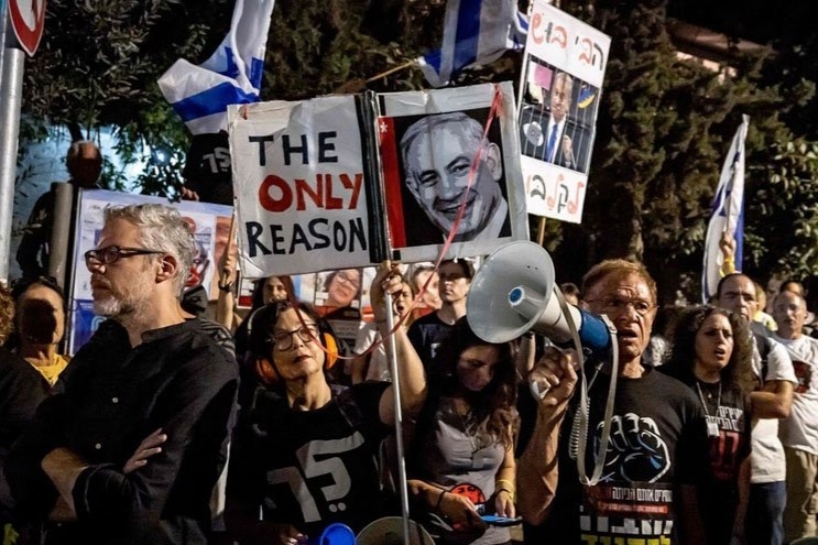 تظاهرات صهیونیست‌ها مقابل اقامتگاه نتانیاهو