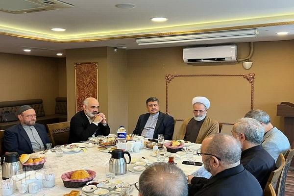 آیتالله اعرافی با علمای ترکیه در استانبول دیدار کرد آیتالله اعرافی با علمای ترکیه در استانبول دیدار کرد