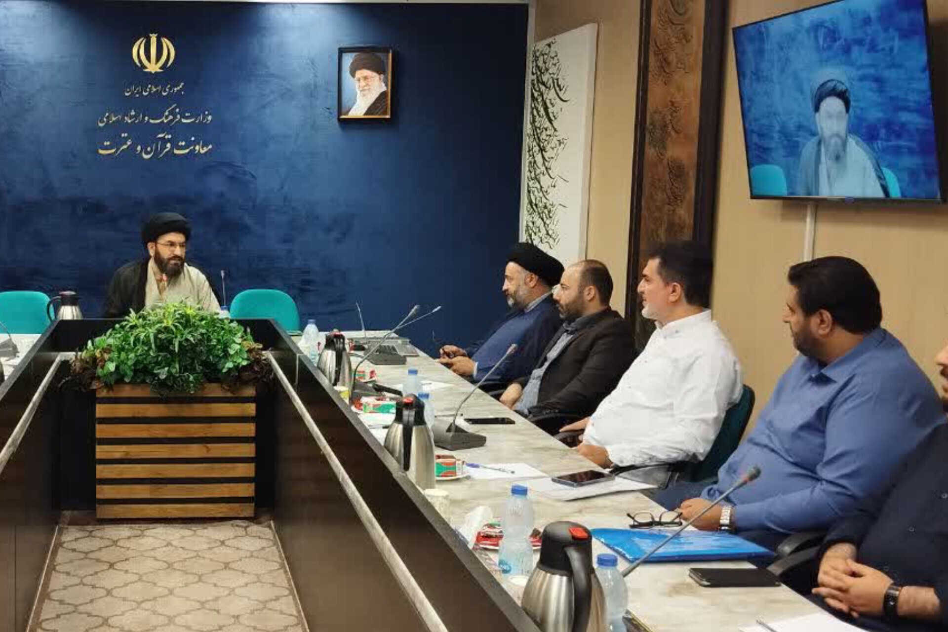 نشست بررسی فعالیت‌های قرآنی مراسم اربعین برگزار شد