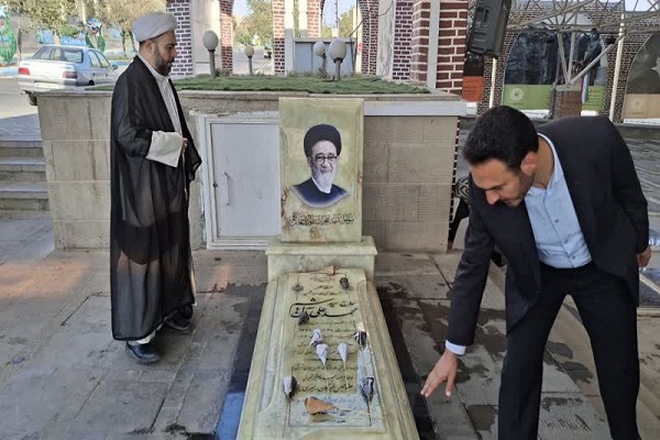 حضور اعضای مجمع مشورتی بر مزار شهید آلهاشم + فیلم حضور اعضای مجمع مشورتی بر مزار شهید آلهاشم + فیلم