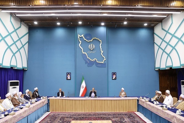 پزشکیان در دیدار جمعی از علمای اهل تسنن پزشکیان در دیدار جمعی از علمای اهل تسنن