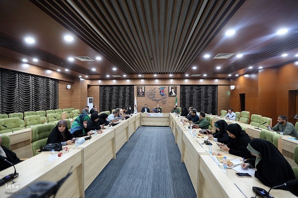 دفاع مقدس قله رفیع تاریخ ایران و سیمای زمینی آیات الهی است