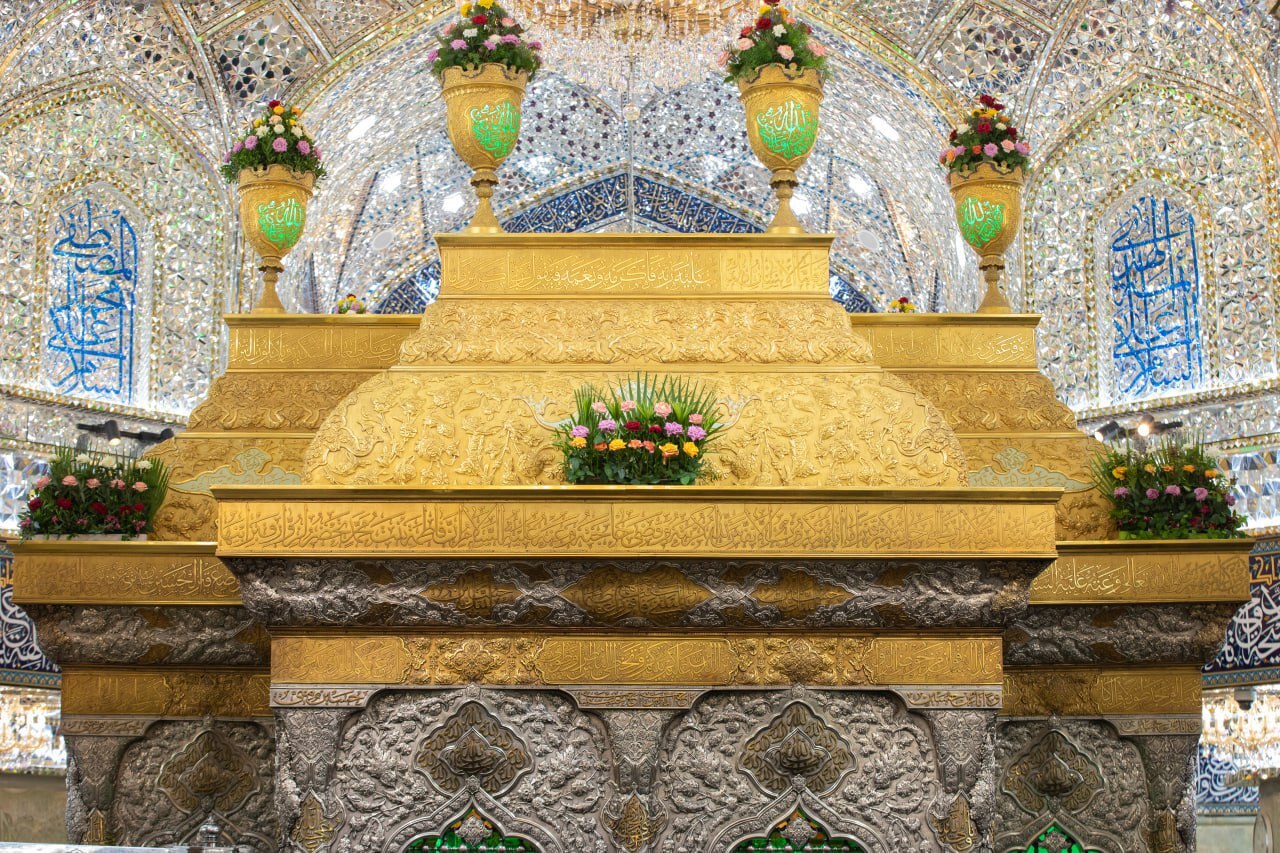حرم امام حسین(ع) در آستانه میلاد پیامبر(ص) گل‌آرایی شد + عکس