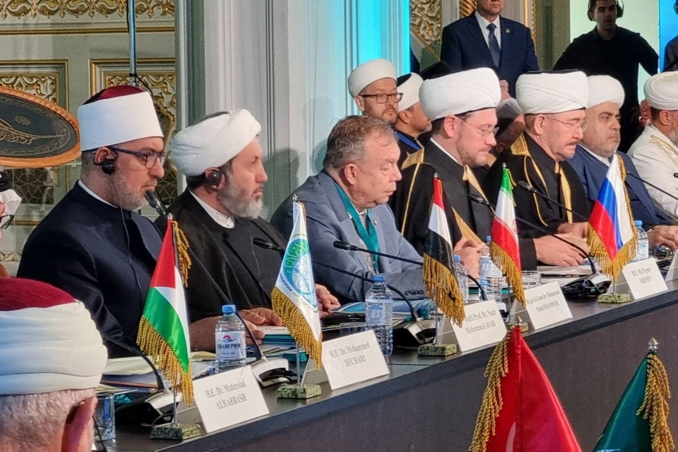 ایمانیپور: «تبیین حقایق» و «تلاش برای تحقق صلح عادلانه» دو مسئولیت رهبران ادیان است ایمانیپور: «تبیین حقایق» و «تلاش برای تحقق صلح عادلانه» دو مسئولیت رهبران ادیان است