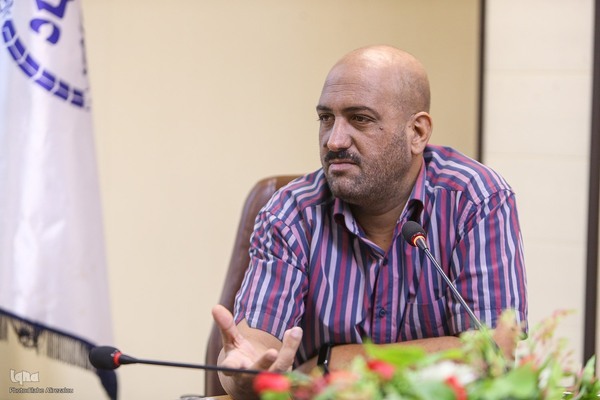 ساده‌نویسی موهبت زیبایی است که خود را از آن در ادبیات دینی محروم کرده‌ایم/ اشتباه استراتژیک در میراث زبان فارسی + فیلم ///// یا صحبت از امام حسین(ع) برای امروز نیازمند بازگشت به 1000 سال پیش ندارد/ زبان فارسی امروز میراث بزرگ سعدی است نه جلال + فیلم