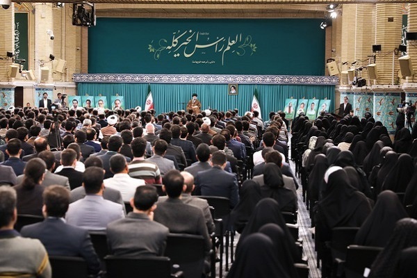 دیدار جمعی از نخبگان کشور فردا با رهبر انقلاب آغاز شد