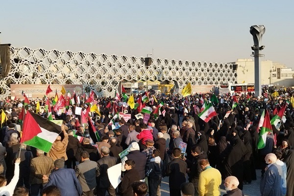 مراسم حمایت مردمی از عملیات «وعده صادق 2» در تهران آغاز شد