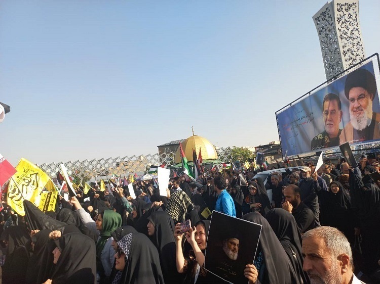 مراسم حمایت مردمی از عملیات «وعده صادق 2» در تهران
