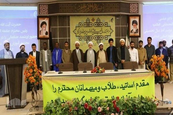 علوم انسانی با نگاه مادی در خدمت سلطه‌گران است