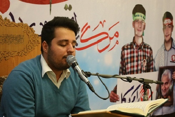 تلاوت سیدپارسا انگشتان از سوره نصر + فیلم