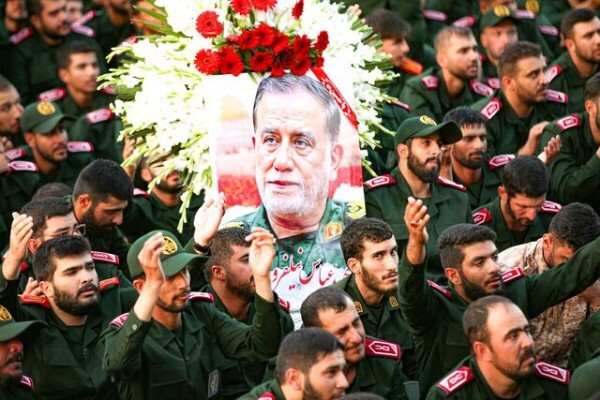 مراسم بزرگداشت شهید نیلفروشان در اصفهان و تهران برگزار میشود مراسم بزرگداشت شهید نیلفروشان در اصفهان و تهران برگزار میشود