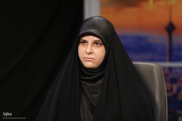 هنوز تکمیل نشده/// زنان و مادران، قهرمانان اصلی جنگ‌ها هستند/ بازتاب مولفه ایستادگی خط تمییز ادبیات «مقاومت» و «جنگ» است + فیلم